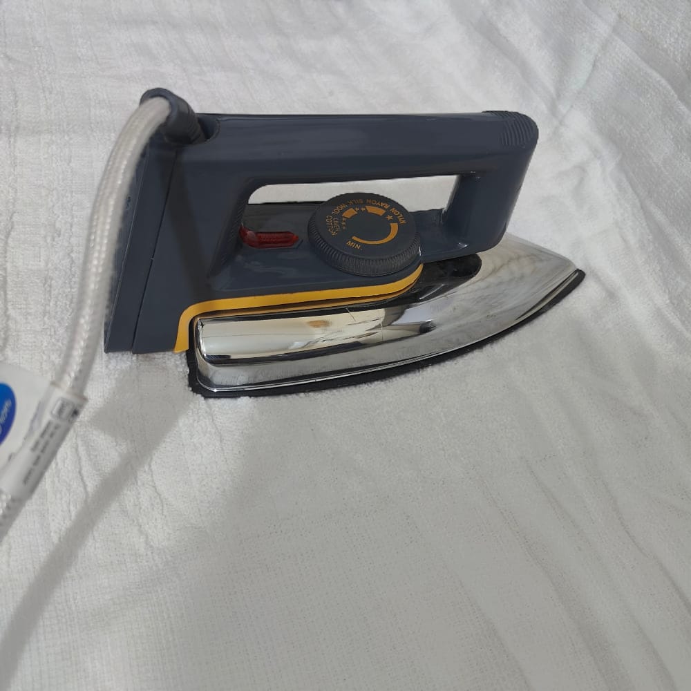 Lightweight Travel Iron Machine - Image 4